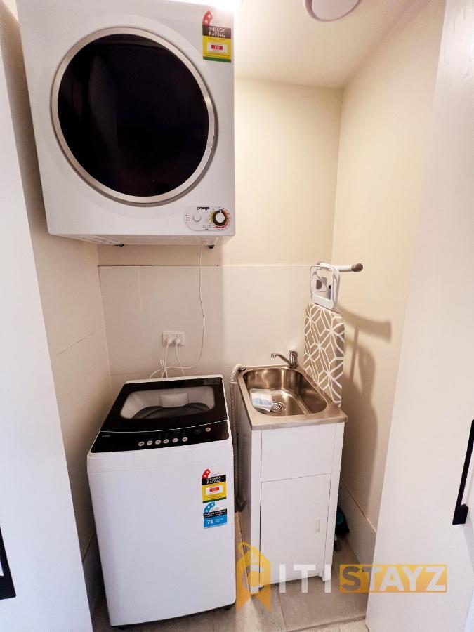 Stylish, Modern, Cute As A Button - Braddon Cbd Apartment Canberra Exterior photo